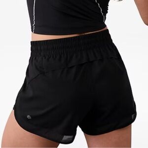 ATHLETA like new Racer Run black size Med shorts (like lulu hottie hot)